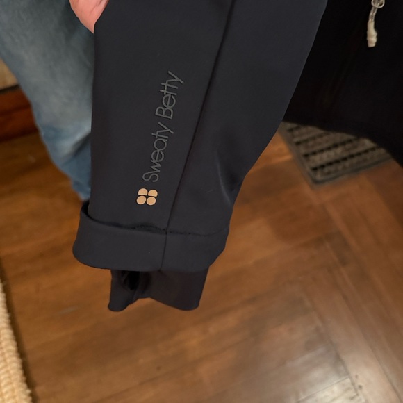 Sweaty Betty Black Ski Jacket with Faux Fur Hood - Picture 14 of 15